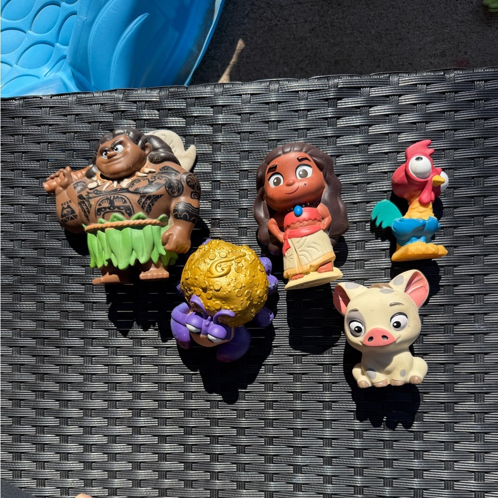 Play condition Moana bath toys water table toys pool toys Disney Maui outside